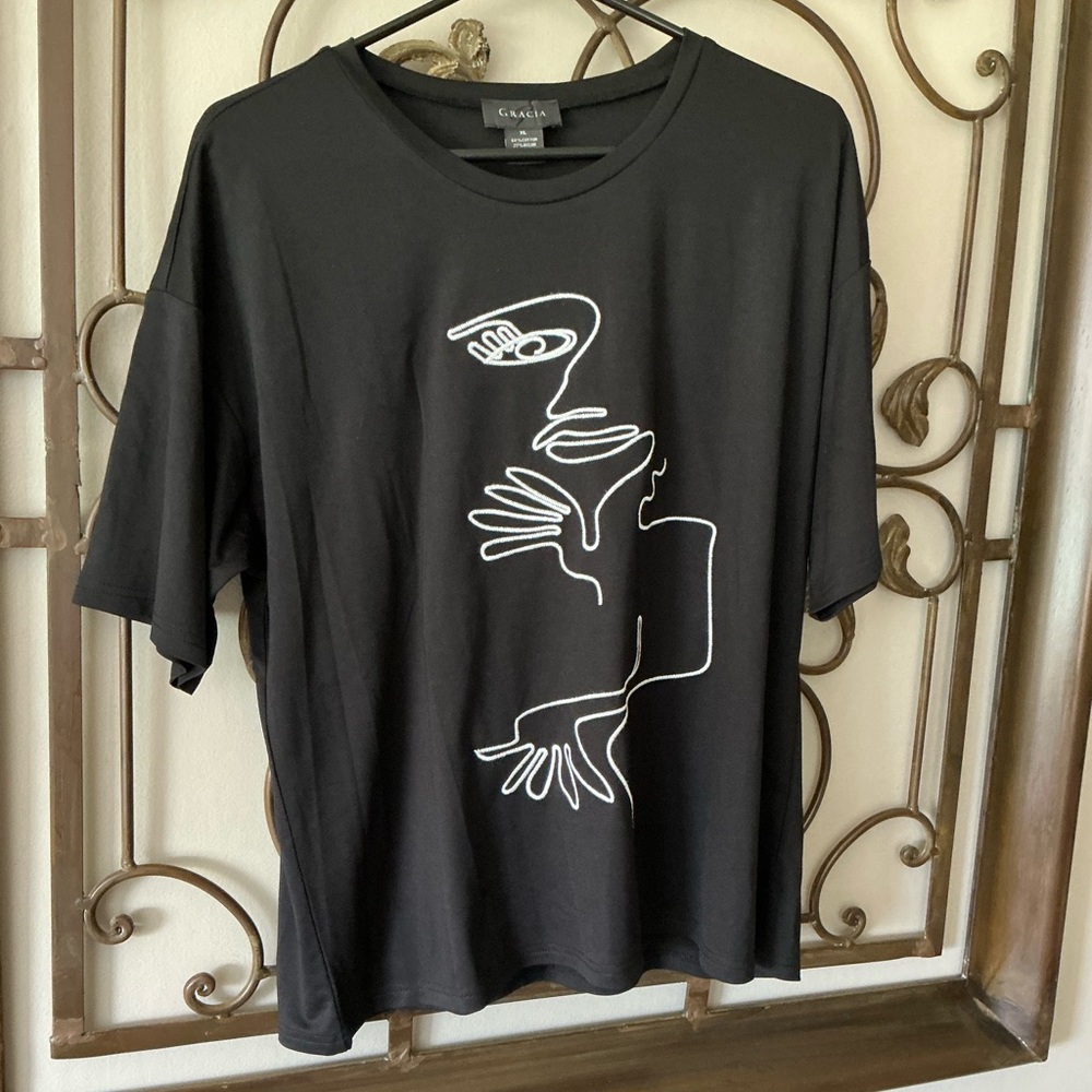 GRACIA Black Top - NEW